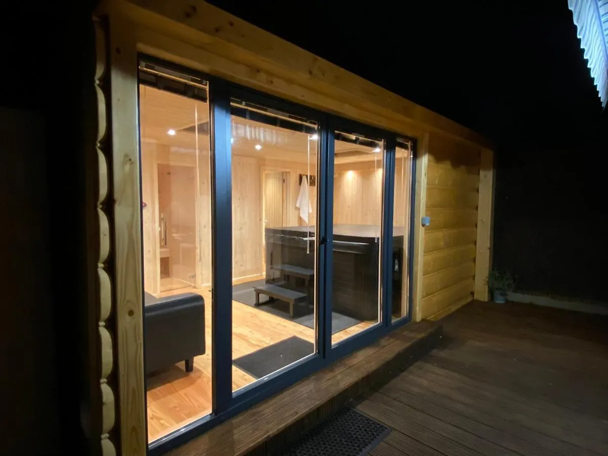 Luxury Home Spa Villa Sauna Jacuzzi Excel Canary Wharf Zone 2 London United Kingdom