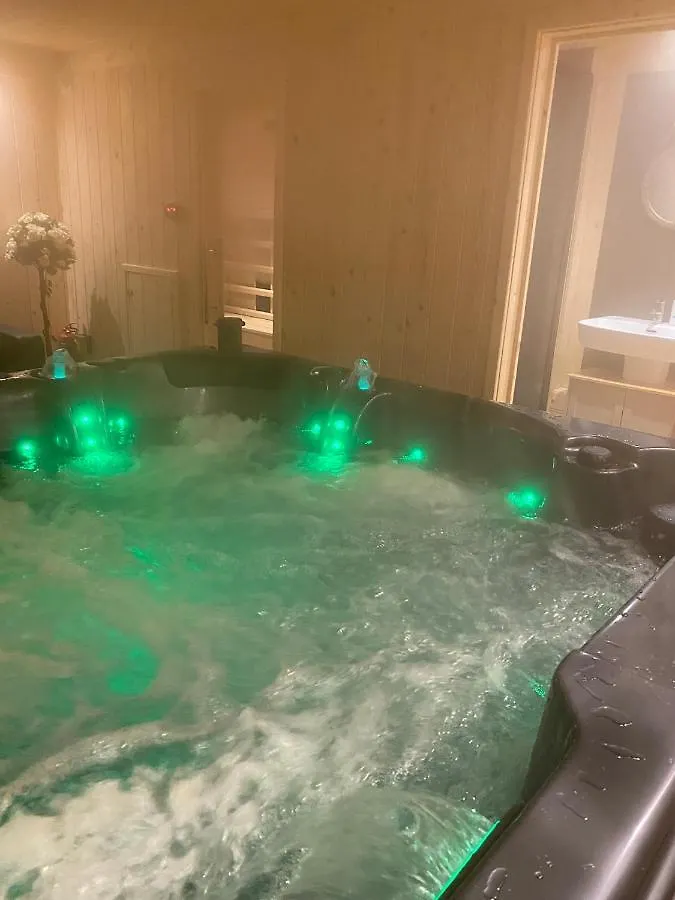 Luxury Home Spa Villa Sauna Jacuzzi Excel Canary Wharf Zone 2 London United Kingdom